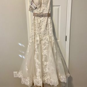 Alfred Angelo wedding dress #2506 Sz6 ivory/pearl